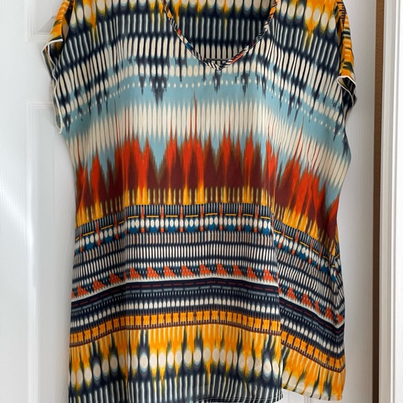 Off the shoulder BOHO CHIC Boatneck top with asymmetrical hem - Picture 7 of 8